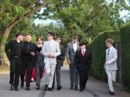 YR11 Prom 2025 - Arrivals
